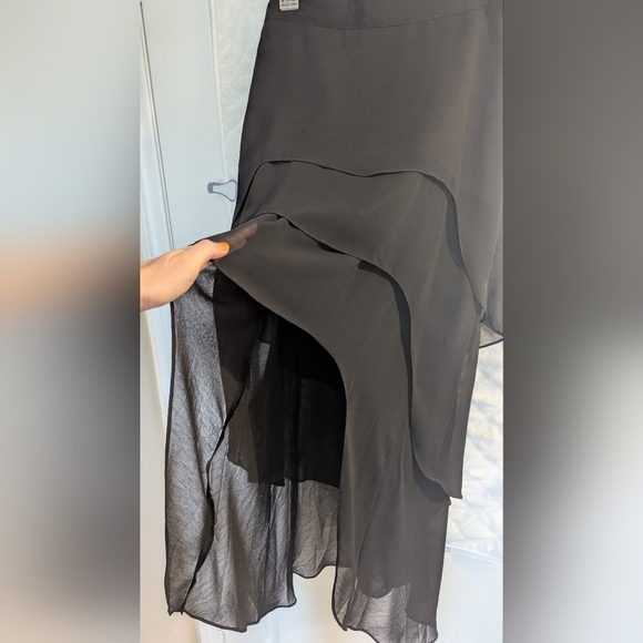 Black tiered high low skirt - Picture 2 of 4